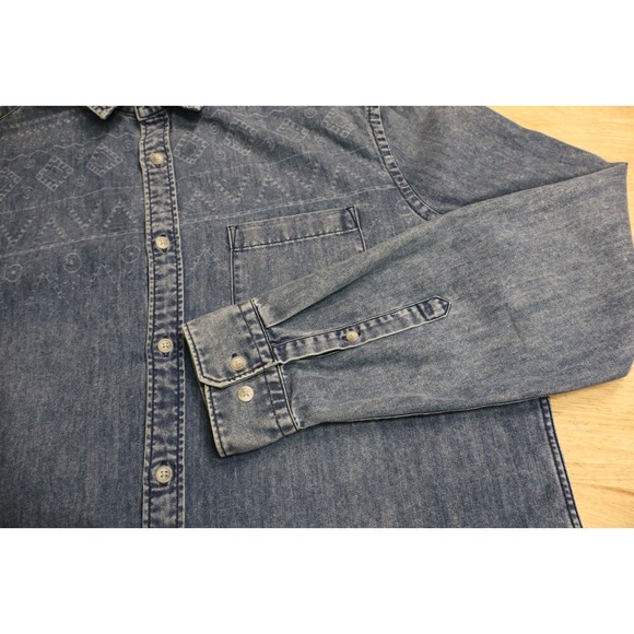 Mens EXPRESS Blue Shirt Size M Button Front Cotton Denim Loop Native Aztec 15.5 - Picture 8 of 9